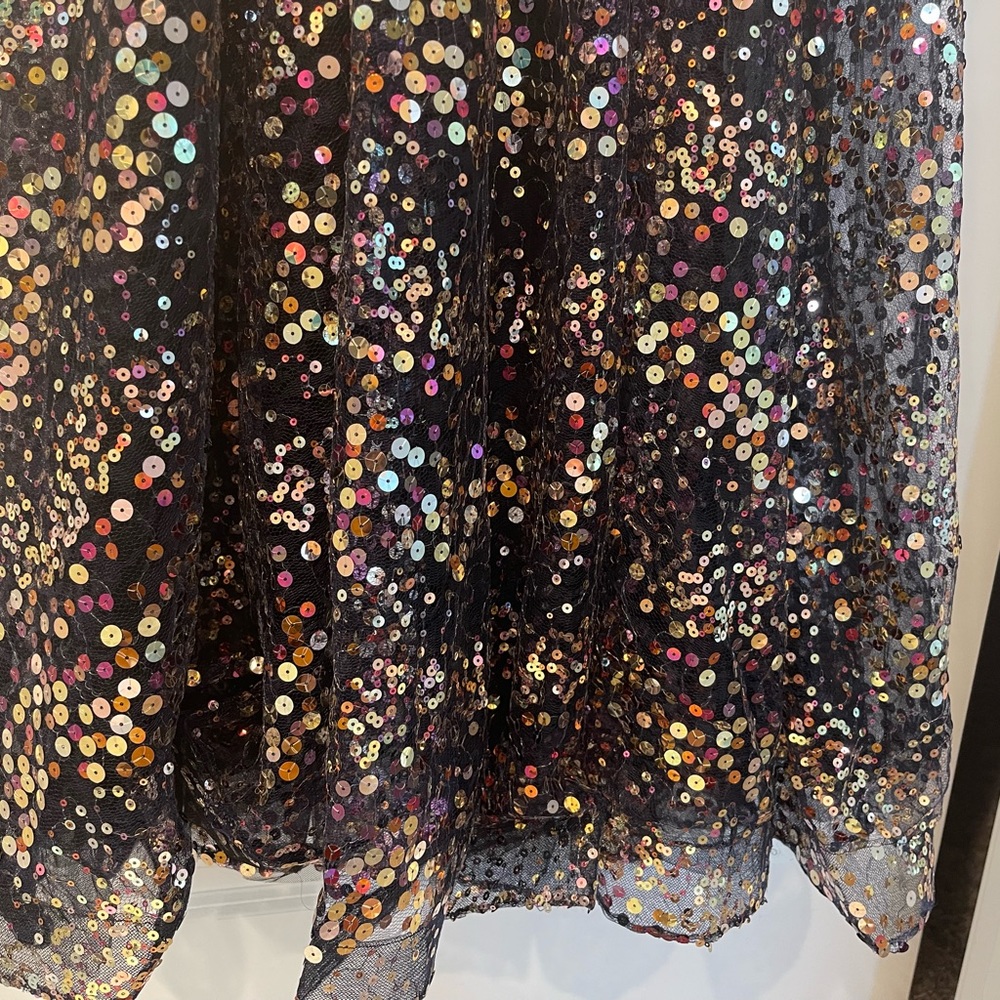 NWOT Bronx And Banco Midnight Noir Gown
Midnight Noir Gown Valentine - Picture 13 of 17
